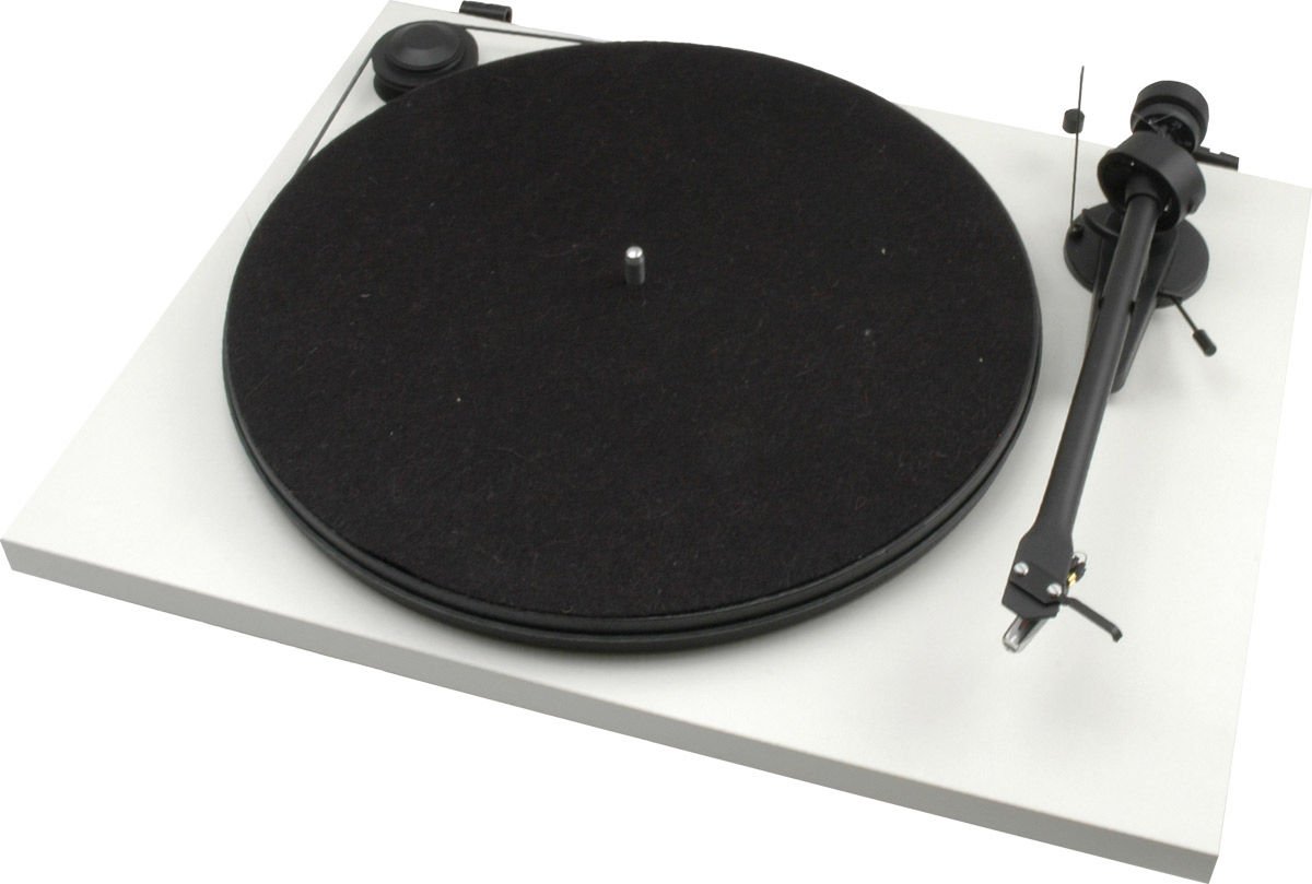 Pro-Ject ESSENTIAL II 