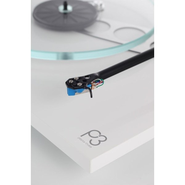 REGA PLANAR3 (blanc ou noire laqué)