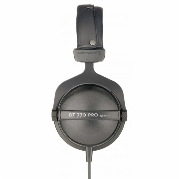 Beyerdynamic DT 770 PRO (close 250 Ohms)