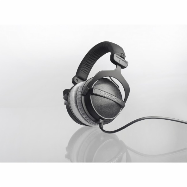 Beyerdynamic DT 770 PRO (close 250 Ohms)